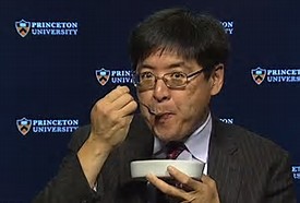 Sam Wang talks – consumes no crickets | Princeton Comment